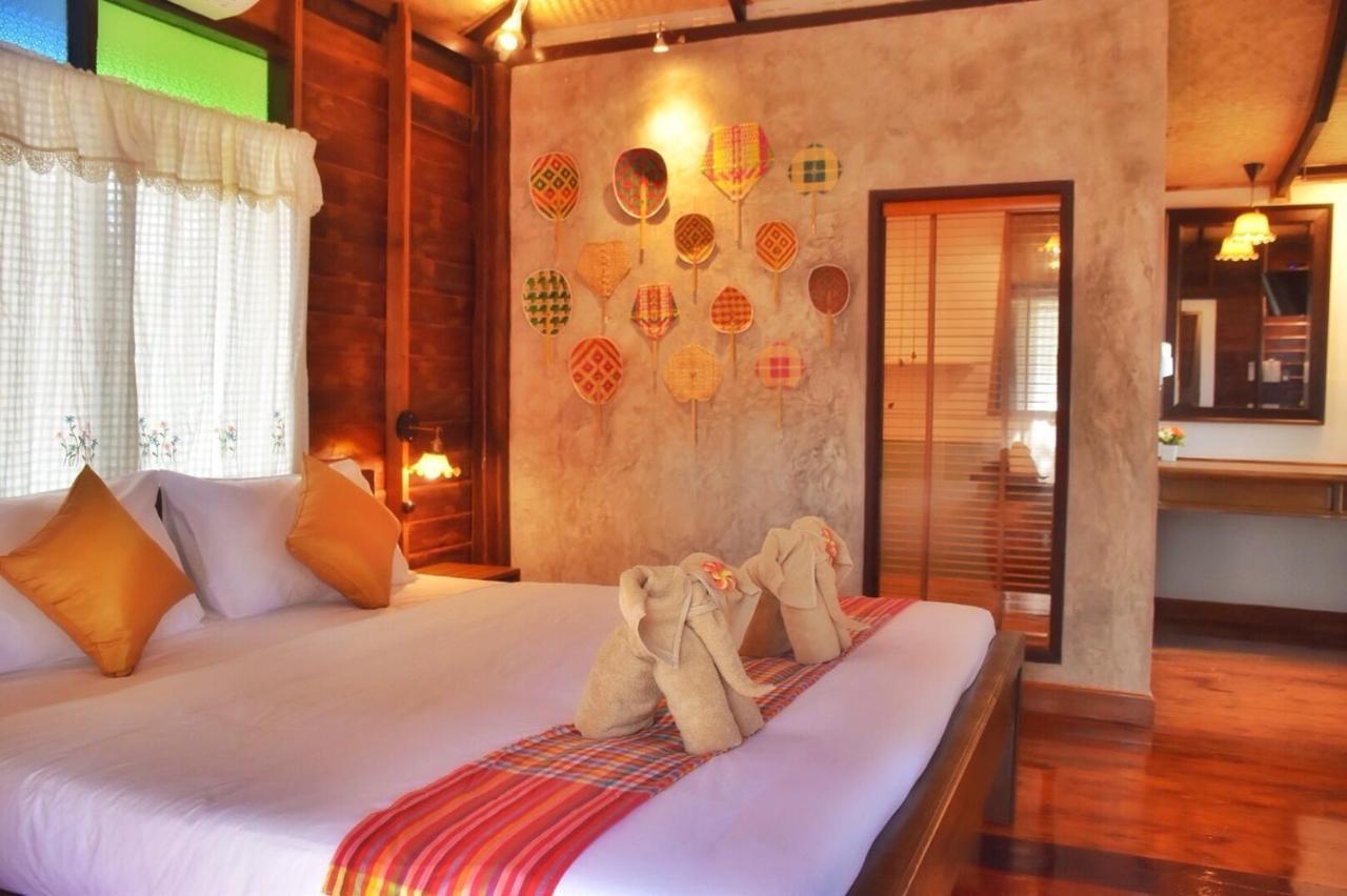 Mango House Hotel Sukhothai Bagian luar foto